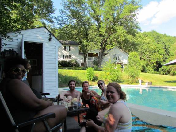 Conversa na piscina com a Amy e o Joe, a Victoria e a Imogen, na Pennsylvania, nos Estados Unidos